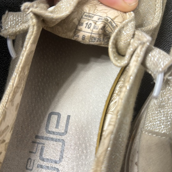Hey Dude women’s size 10 - Picture 4 of 4